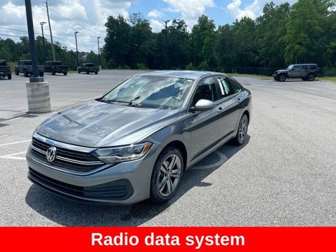 Used 2022 Volkswagen Jetta SE image 5