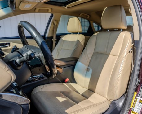 Used 2013 Toyota Avalon Limited image 26