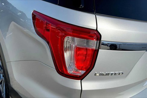 Used 2016 Ford Explorer Limited image 28