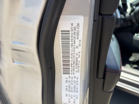 Used 2015 Jeep Cherokee Trailhawk w/ Comfort/Convenience Group image 18