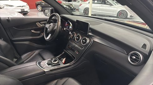 Used 2018 Mercedes-Benz GLC 300 w/ Premium Package image 12