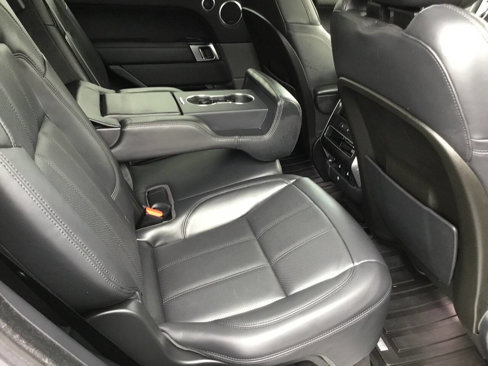 Used 2020 Land Rover Range Rover Sport HSE image 27