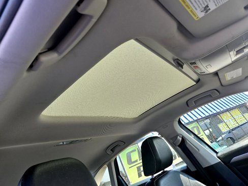 Used 2024 Volkswagen Jetta SE image 11