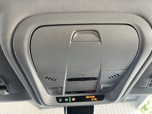 Used 2021 Chevrolet Equinox Premier image 26