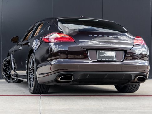 Used 2013 Porsche Panamera 4 image 2