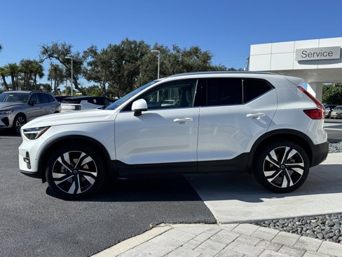 Certified 2024 Volvo XC40 B5 Plus image 6