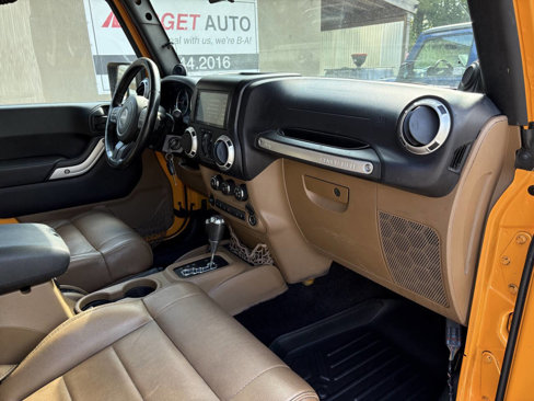 Used 2012 Jeep Wrangler Unlimited Sahara w/ Dual Top Group image 28