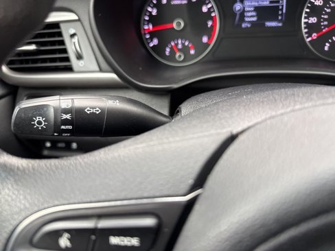 Used 2018 Kia Optima LX image 25