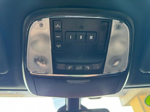 Used 2020 Jeep Grand Cherokee Limited X image 17