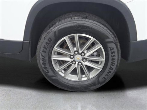 Used 2023 Chevrolet Traverse LT w/ Rear Camera Mirror Package image 24
