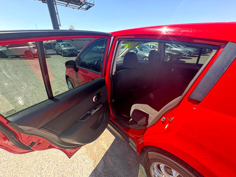 Used 2012 Nissan Versa 1.8 S image 36