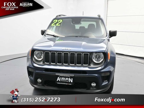 Used 2022 Jeep Renegade Latitude image 3