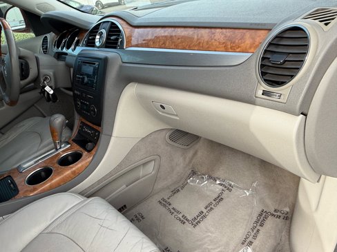 Used 2010 Buick Enclave CXL w/ Trailering Provision Package image 10