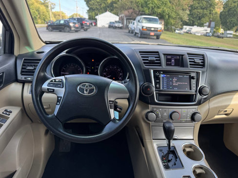 Used 2013 Toyota Highlander Plus image 26