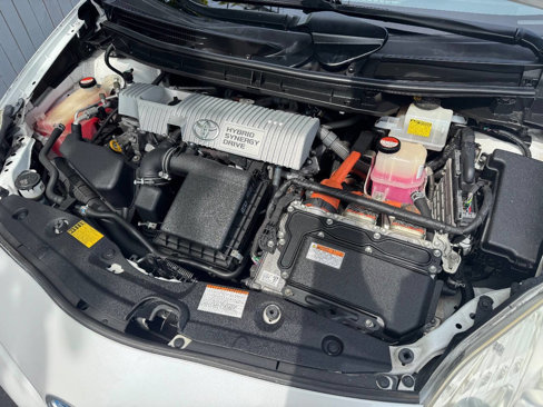 Used 2015 Toyota Prius Four image 15