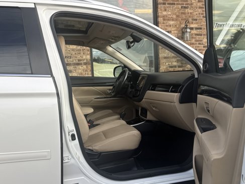 Used 2018 Mitsubishi Outlander SEL image 15