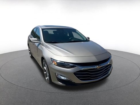 Used 2024 Chevrolet Malibu LT image 3