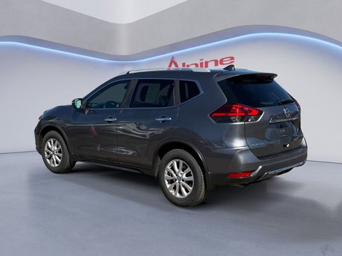 Used 2017 Nissan Rogue S image 3