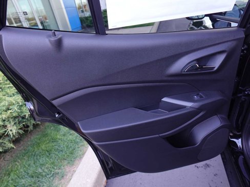 New 2025 Chevrolet Trax RS w/ Sunroof Package image 24