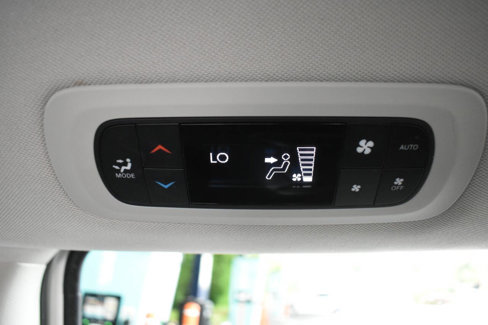 Used 2020 Chrysler Pacifica Touring-L image 14