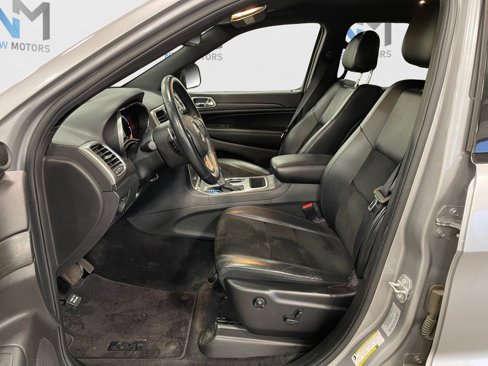 Used 2017 Jeep Grand Cherokee Altitude image 9