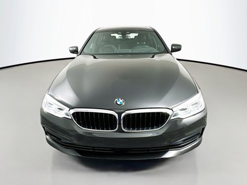 Used 2019 BMW 530e xDrive w/ Executive Package image 2