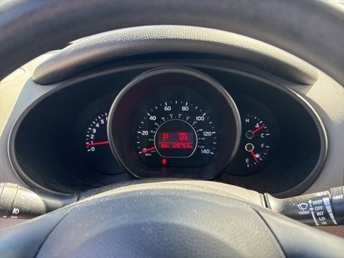 Used 2016 Kia Soul + image 15