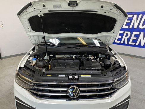 Used 2024 Volkswagen Tiguan SE image 9