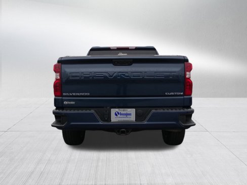 Used 2022 Chevrolet Silverado 1500 Custom image 4
