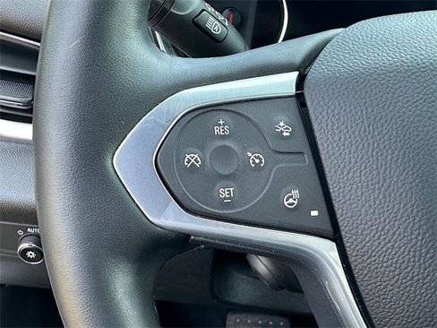 Used 2023 Chevrolet Traverse Premier image 23