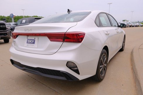 Used 2023 Kia Forte LXS image 7