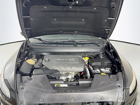Used 2015 Jeep Cherokee Sport image 30
