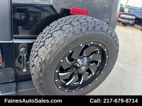Used 2010 Jeep Wrangler Unlimited Sport image 32