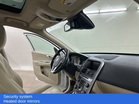 Used 2015 Volvo XC60 T6 Platinum image 16