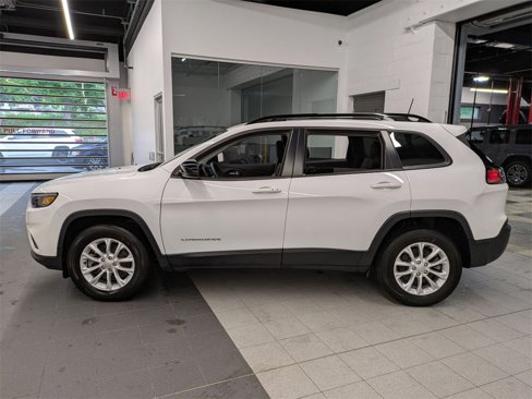 Used 2022 Jeep Cherokee Latitude Lux w/ Sun & Sound Group image 7