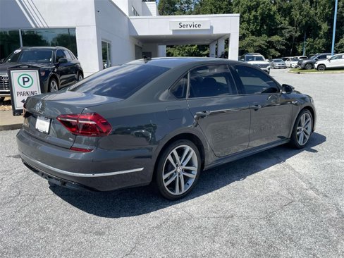Used 2018 Volkswagen Passat 2.0T R-Line image 3