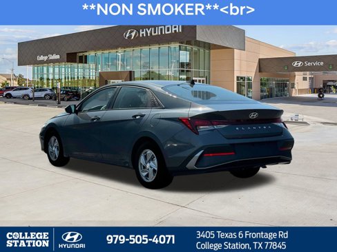 Used 2025 Hyundai Elantra SE image 5