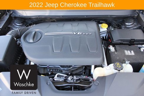 Used 2022 Jeep Cherokee Trailhawk w/ Comfort/Convenience Group image 10