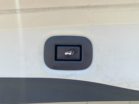Used 2017 Nissan Rogue SV image 18