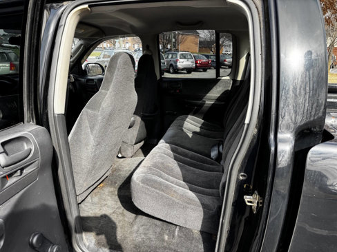 Used 2004 Dodge Dakota Sport w/ Deluxe Convenience Group image 13