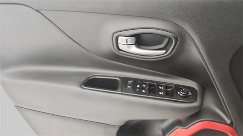 Used 2018 Jeep Renegade Trailhawk image 20