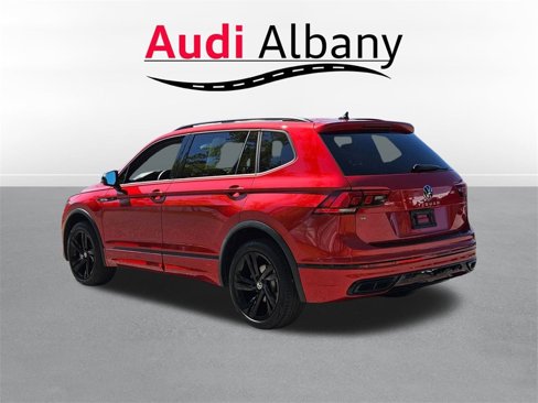 Used 2024 Volkswagen Tiguan SE R-Line image 5