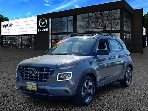 Used 2022 Hyundai Venue Limited image 3