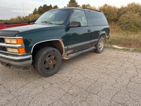 Used 1998 Chevrolet Tahoe 4WD 2-Door w/ Preferred Equipment Group 2 image 6