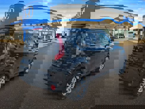 Used 2018 Kia Soul + image 8