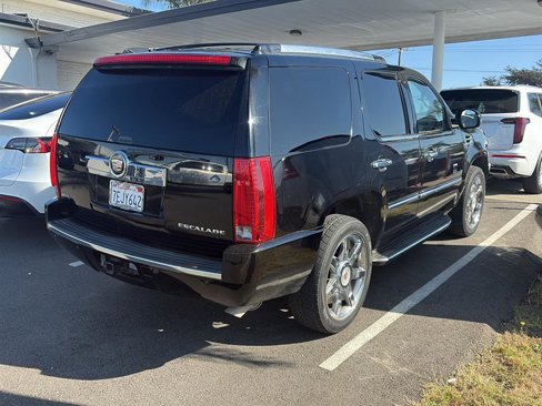 Used 2012 Cadillac Escalade Luxury image 5