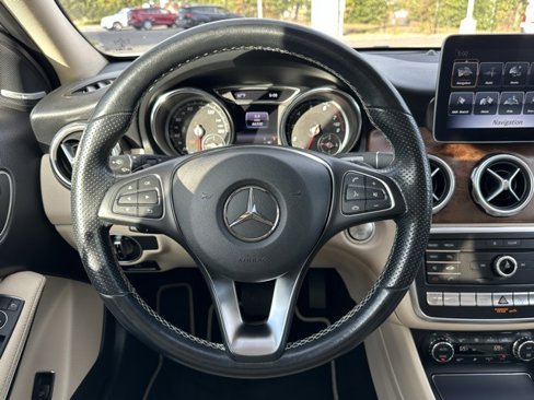Used 2019 Mercedes-Benz GLA 250 4MATIC image 10
