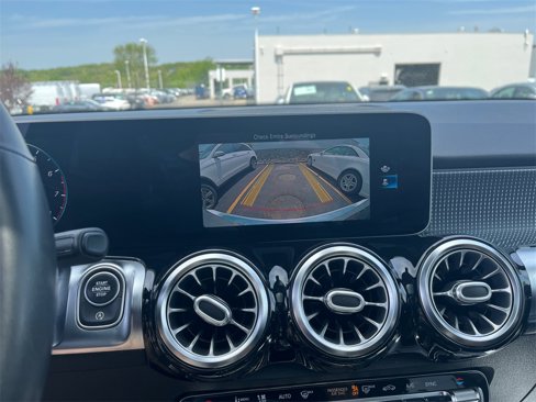 Certified 2021 Mercedes-Benz GLB 250 4MATIC w/ Premium Package image 24