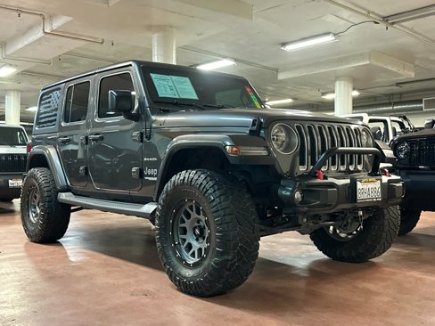 Used 2018 Jeep Wrangler Unlimited Sahara image 7