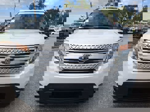 Used 2013 Ford Explorer XLT image 3